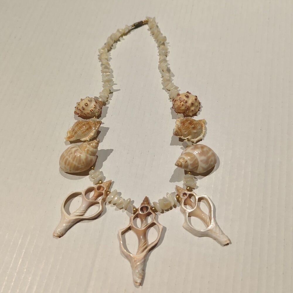 Vintage Puka Conch Shell Necklace Beach Seashell Hawaii Surfer Boho Chic